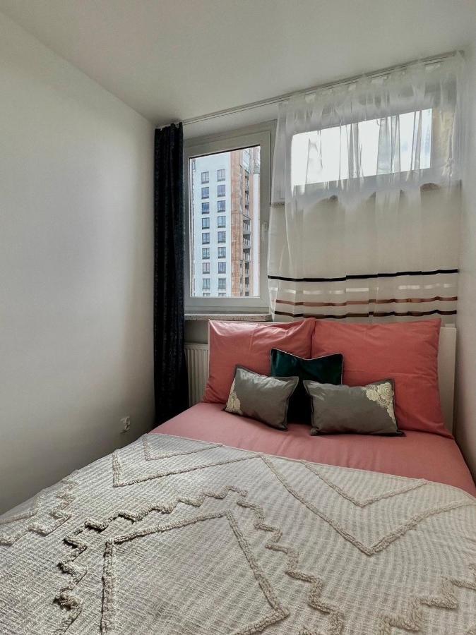 Mirovski Apartment Варшава Екстер'єр фото